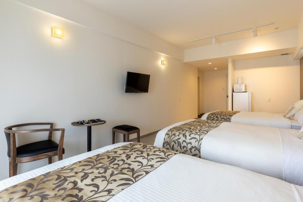 Mr Kinjo Grand Cats Aparthotel Ishigaki  Exterior photo